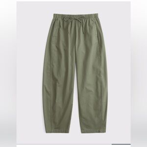 Green barrel pull on pants